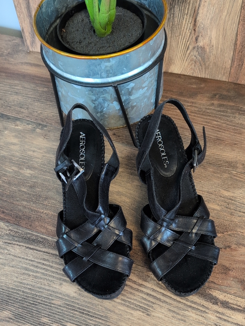 AEROSOLES Tonacious Leather Strappy Slingback Criss Cross Sandals 6.5 M469